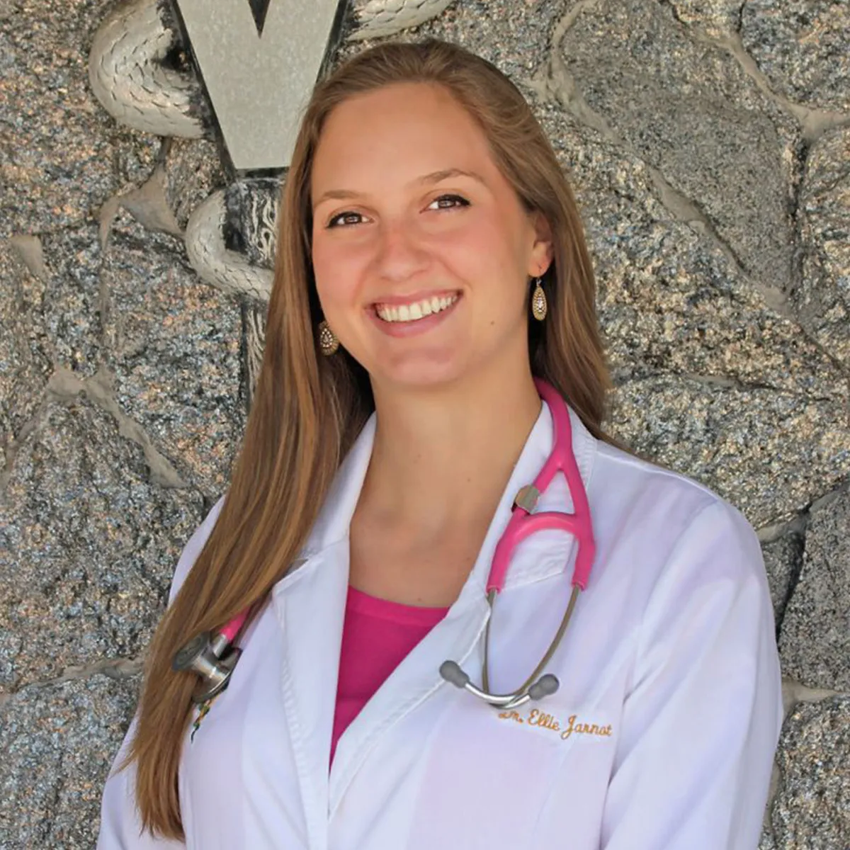 Photo of testimonial Dr. Ellie.